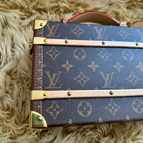 Louis Vuitton M11118
Handle Trunk Monogram - Picture 9 of 17